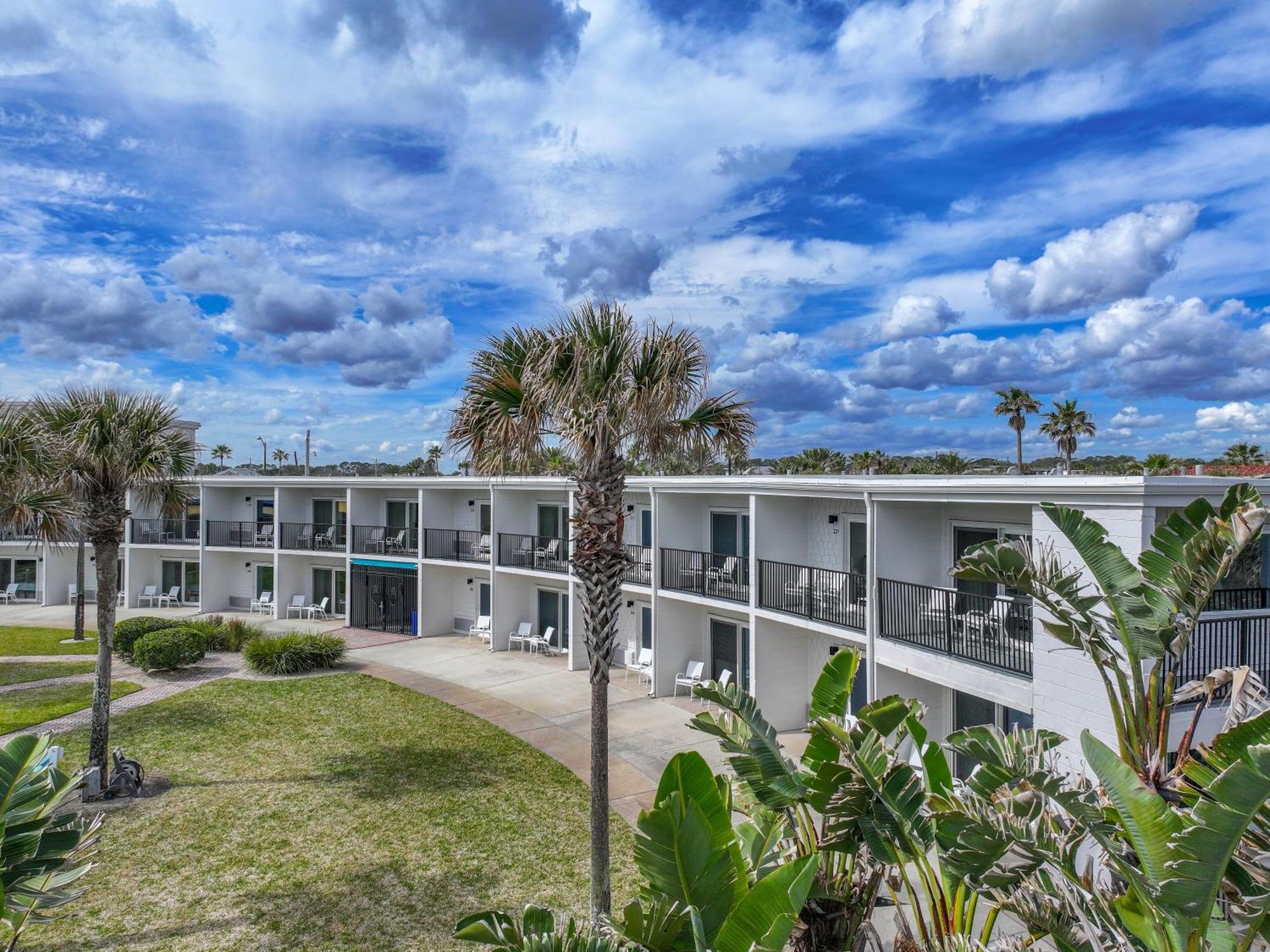 Seahorse Oceanfront Inn Neptune Beach Exteriér fotografie